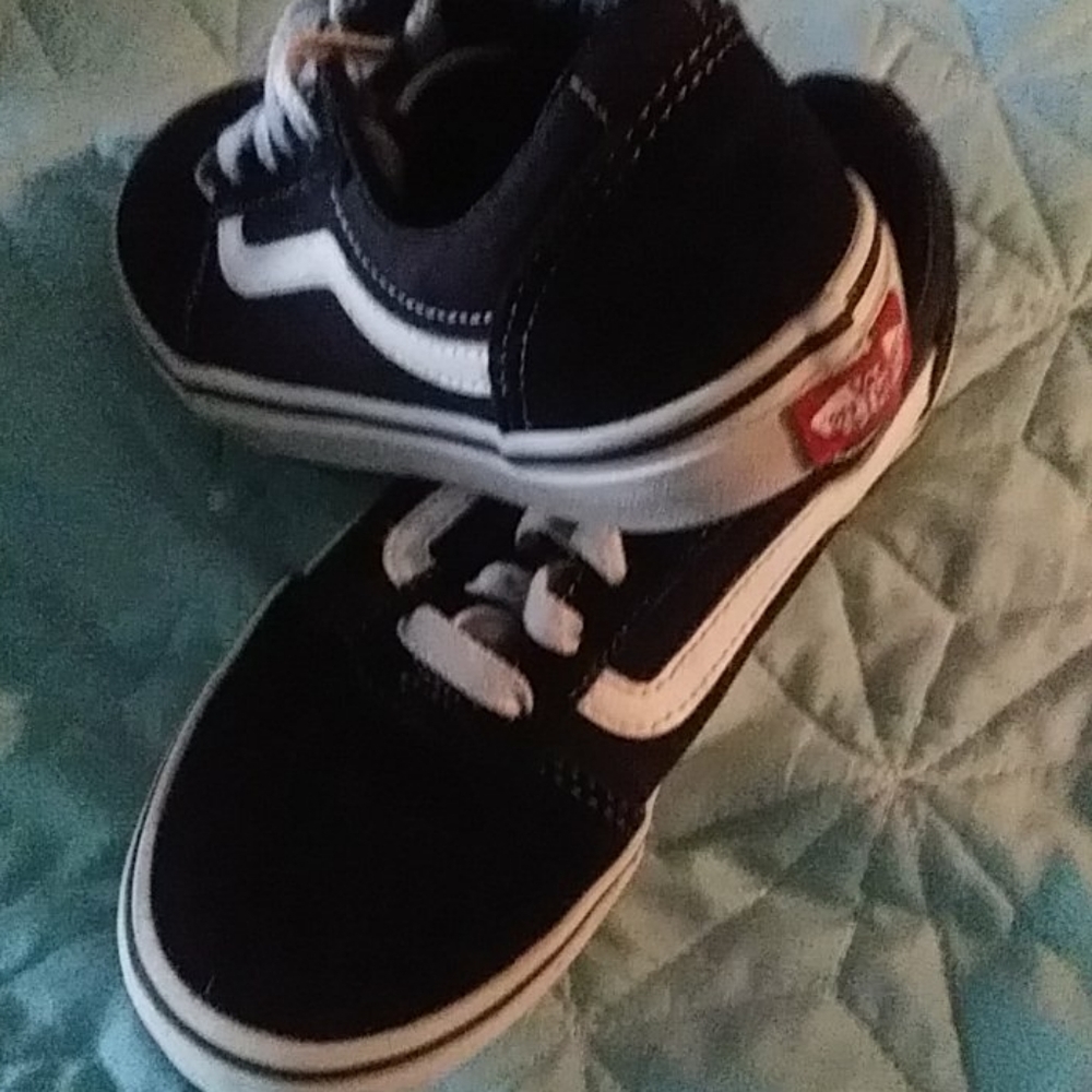 Shoes - Picture 2 of 3